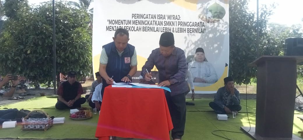 Penandatanganan Implementation of Agreement (IA) antara SMKN1 Pringgarata Lombok Tengah dengan D3 Pariwisata FEB UNRAM
